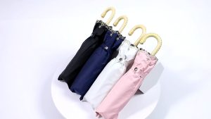 Japanese Inspired Ultralight High Quality Three-Folding Umbrella UV Protection with Wooden Curve Handle
