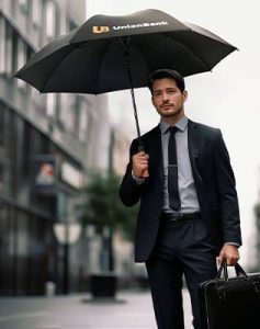 Customized Logo 27 Inch 8 Ribs Waterproof High Quality Automatic Black UV Coated Golf Umbrella with wooden handle