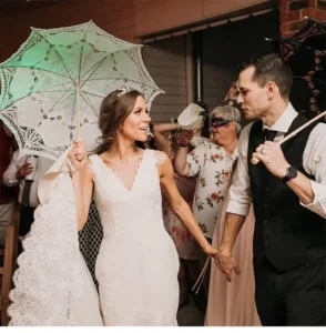 Classic Traditional Handmade Manual White Lace Straight Umbrella Wedding Party Outdoor Embroidered Wood Handle 10 Ribs