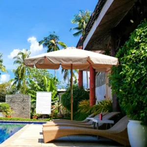 Factory Direct Wooden Center-Pole Outdoor Courtyard Beach Sun Umbrella