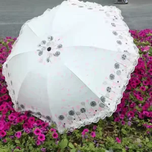 Factory Wholesales Ladies Lace Umbrellas Three Folding Sun Protection and Rain Travel Foldable Umbrellas for Women