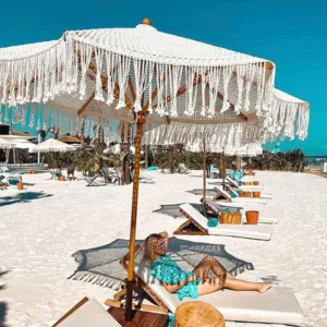 Modern Outdoor Garden Decorative Hollow-Out Sun Umbrella Adjustable Wooden Frame Woven Center Pole Tassels for Park Hotel Use