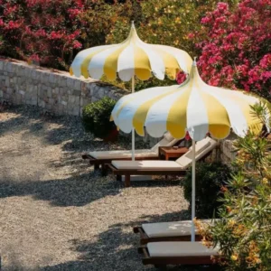 Waterproof Italian Style Outdoor Sun Shade Parasol with Central Pole for Hotel, Pool, Garden, Party, and Wedding